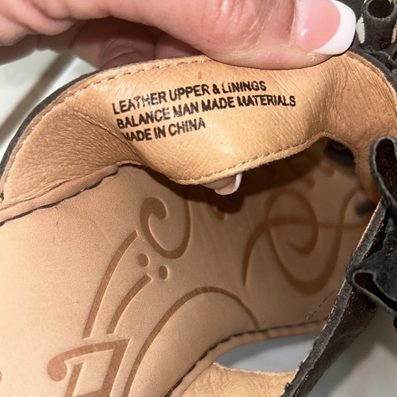 BORN LEATHER SANDALS🤎Slip On Thong Flip-Flop Style🌻Bronze Brown Size 10 - Picture 12 of 14